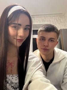 I'm with my friend Sofia. de DenisSofiaa  2 photos