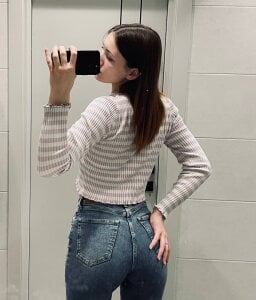 My new page new start here de IeshaBurow  2 Imagens