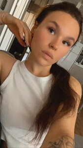 Misty_Myers Public Pic 3