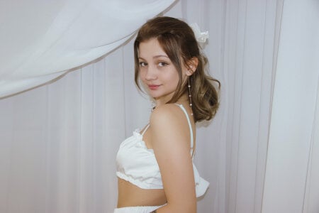 Molly_Mavis White dream Pic 5