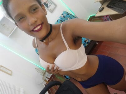 sexybella_24 Public Pic 2