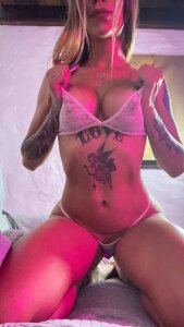 Elli_Chique Public Pic 3