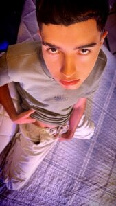 I feel so horny when I pose in front of a camera de Dallen_Grant  4 photos