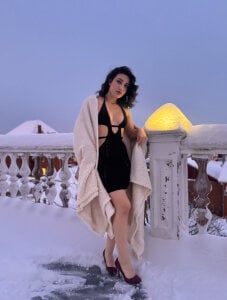 Maya_Rogerss: Winter photo shoot for my favorite viewers❄️❤️‍🔥 ( 5 фото)