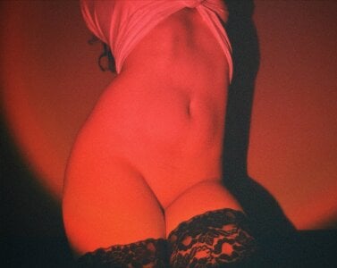 lea_belle_ kullanıcısının Red Light albümü -  3 fotoğraf