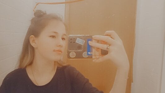 MiraFenech Public Pic