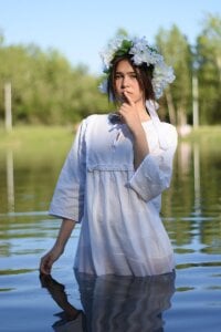 Hotary_Yuko Lady in nature Pic 4