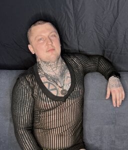 devilWithTats Public Pic