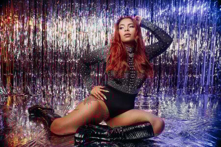 nahomiidasilva_ ✨ Between Lights and Wishes Pic 5