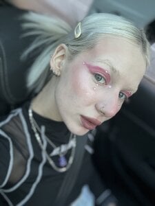 RanyThomson Beauty makeup Pic 8