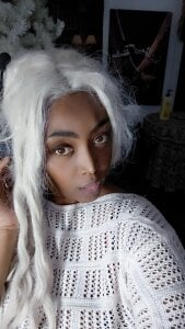 VenezuelaLuxeNoir Tiny steps Pic 2