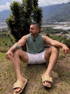 Marco_Vega between mountains☘️ Bilde 5