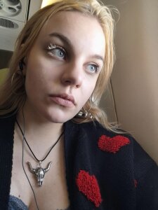 Public de Glow_Margo  3 Imagens