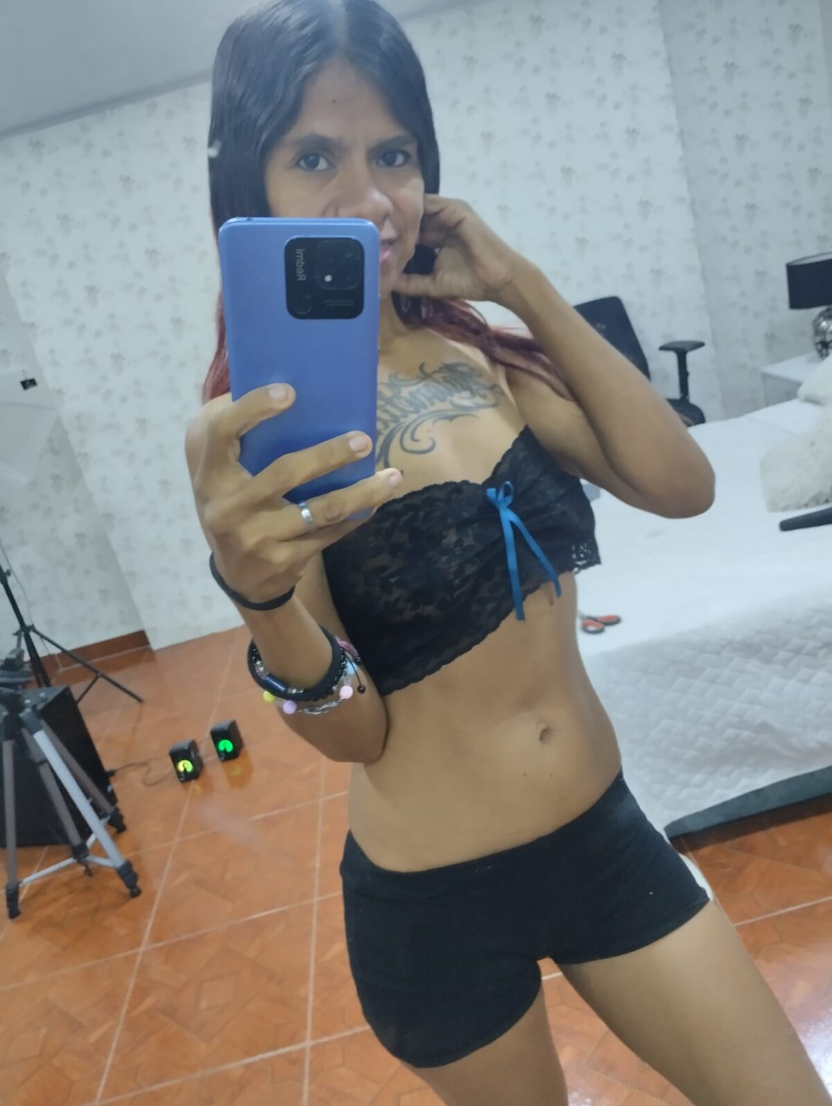 IssabellaJones-এর ট্রেন্ডিং  697টি ছবি