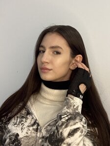 KristyZagac Public Immagine  4