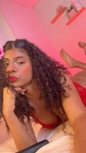 sara_brown04 red🍒 Pic 2