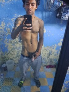 👀🤭 de WeedingBorsht  2 Imagens