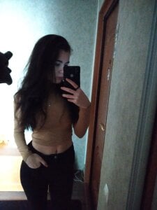 _Horny_Nikkii: Public ( 3 фото)