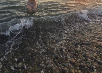 VickieKush Swim with me Pic