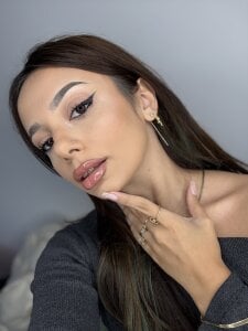 Aisha_Bee Feeling cute Pic 4