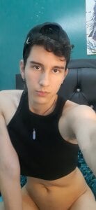 Jackson_Careyy: femboy ( 2 фото)