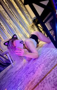 Emilia_Secrets Public Bilde 4