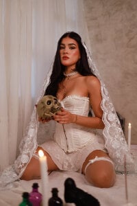 Halloween 2025 👑🎃 de Antonellaparis_  4 photos