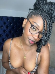 YallianaBrooks Lovely Pic 5