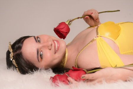 angelica_dymond Be my prince 💛🌹 Billede 9