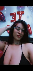 Thais_jhadav sexy Pic