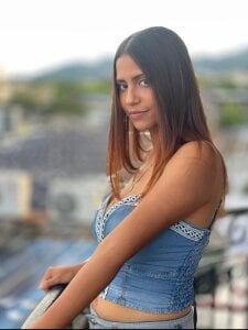 Alana_Peters Public Pic 4