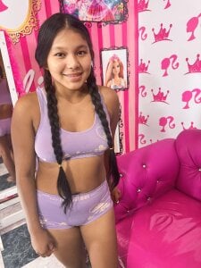 babyschoolgiirl Public Pic 4