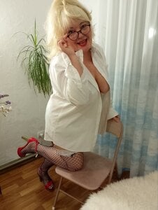 KisaMolis Public Pic 4