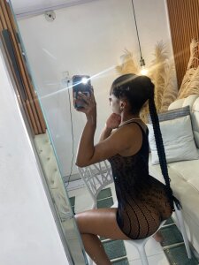 Ailani_parker_ Public Pic 3