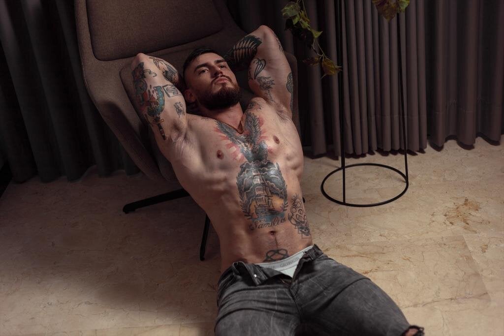 DimitriSullivan_ Trending Plaatje 2321