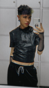 Angel_DamiianのCrop top Boyの枚の写真