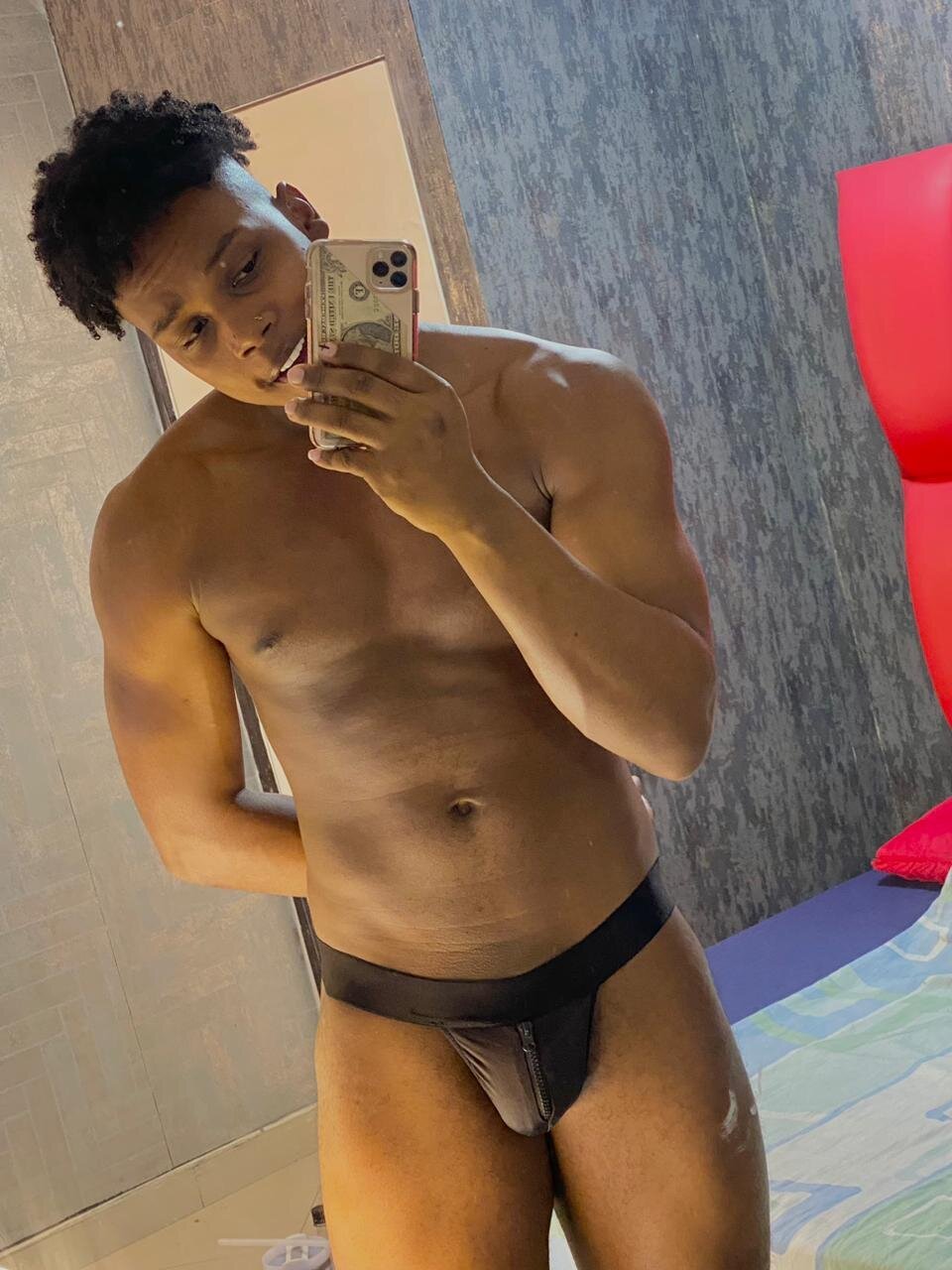 DominicSccott 热门图片 2803