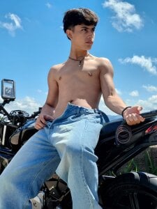 Aaron_EzeのFind me in the road ;)の枚の写真