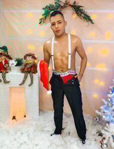 mike_fetish oily chest💧 Pic 4