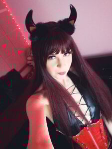 CrimsonDoll_xoxo Kinky Devil Mina Pic