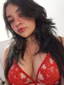 Lucy_allen1 I love red 🌹  2. fénykép