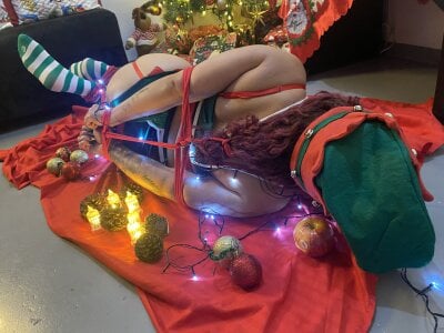 Laureen_hill your Christmas present Pic 3