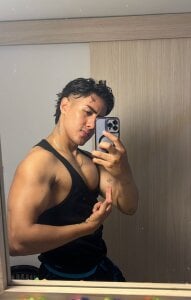 TaylerCross_: Selfies ( 3 фото)