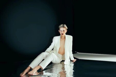 AnnaleePake Hoping for the best Pic 5