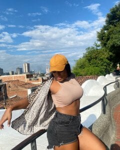 Ashleyroberst Public Pic 7