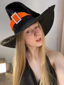rinavvi cute witch Pic 2