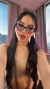 Daphne_chers I would like you to make me vibrate so hard every day that I cum many times🤤💦 зображення