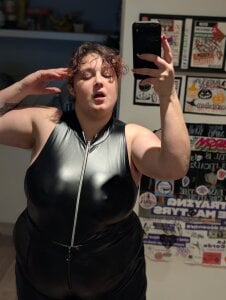 LEATHER BUTCH de LadyRochester  2 photos