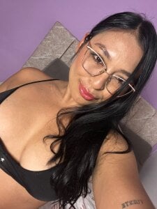 marywhitee__ I like to take photos for you Pic 2