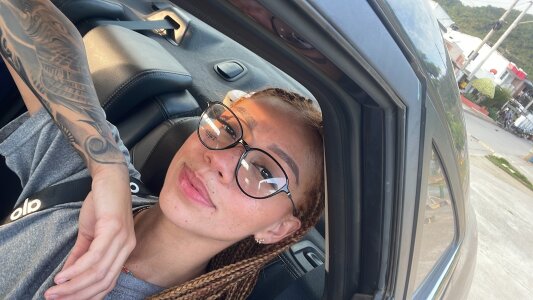 Sassha_ferrer🤓🩶 Bild 3